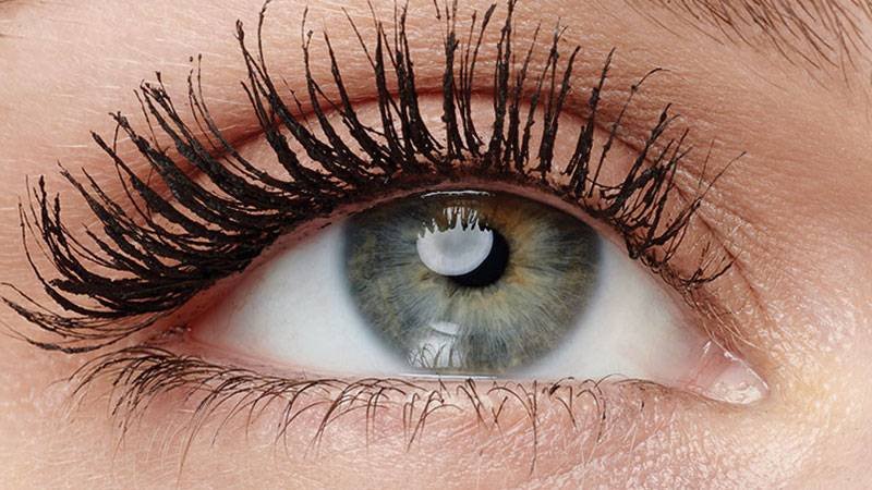 Antes y después Maybelline Colossal Waterproof – Volumen impresionante